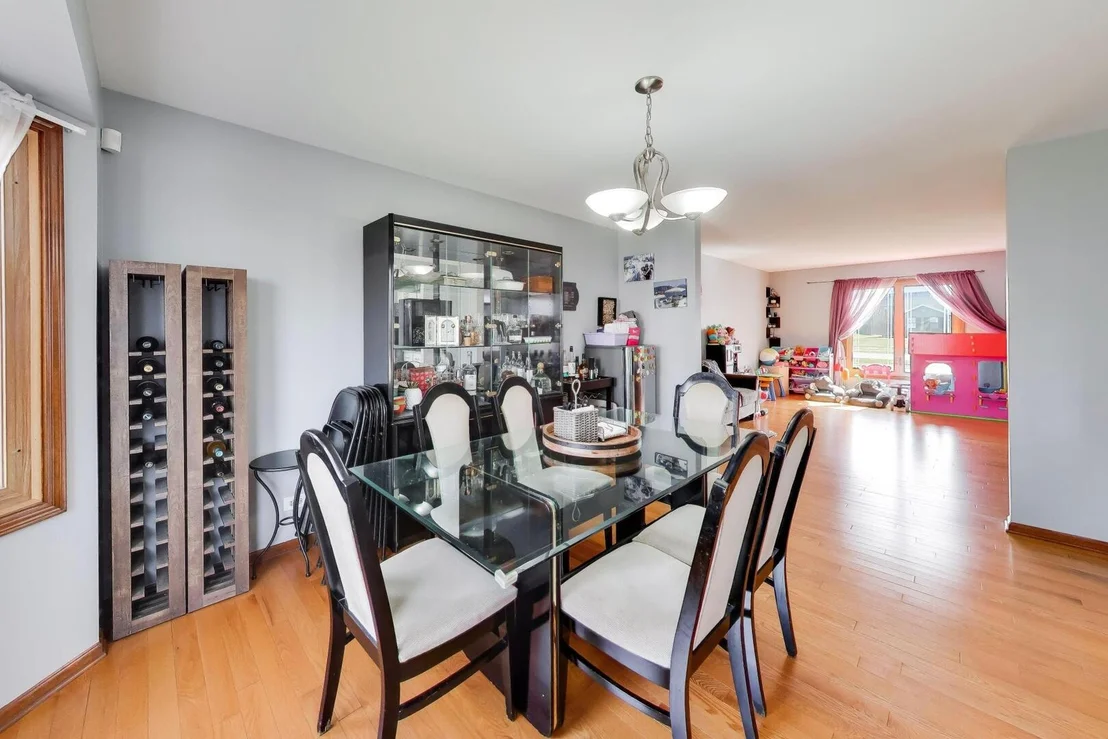 Photo of 1075 Longford Road