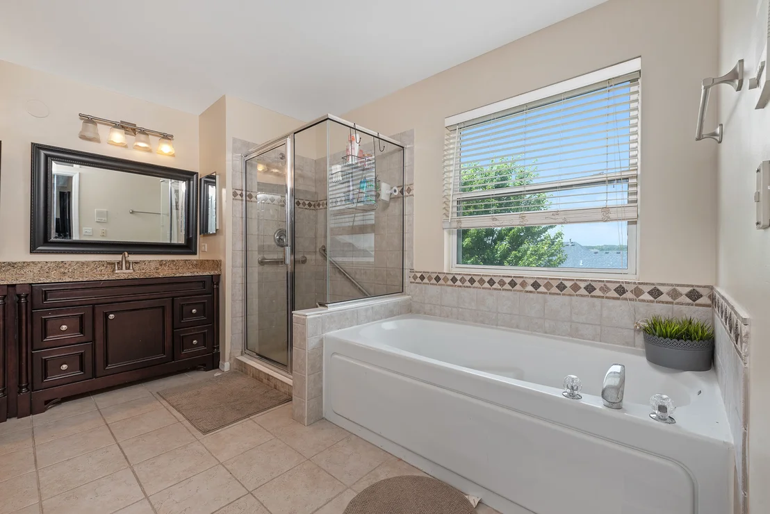 Photo of 768 Brompton Lane