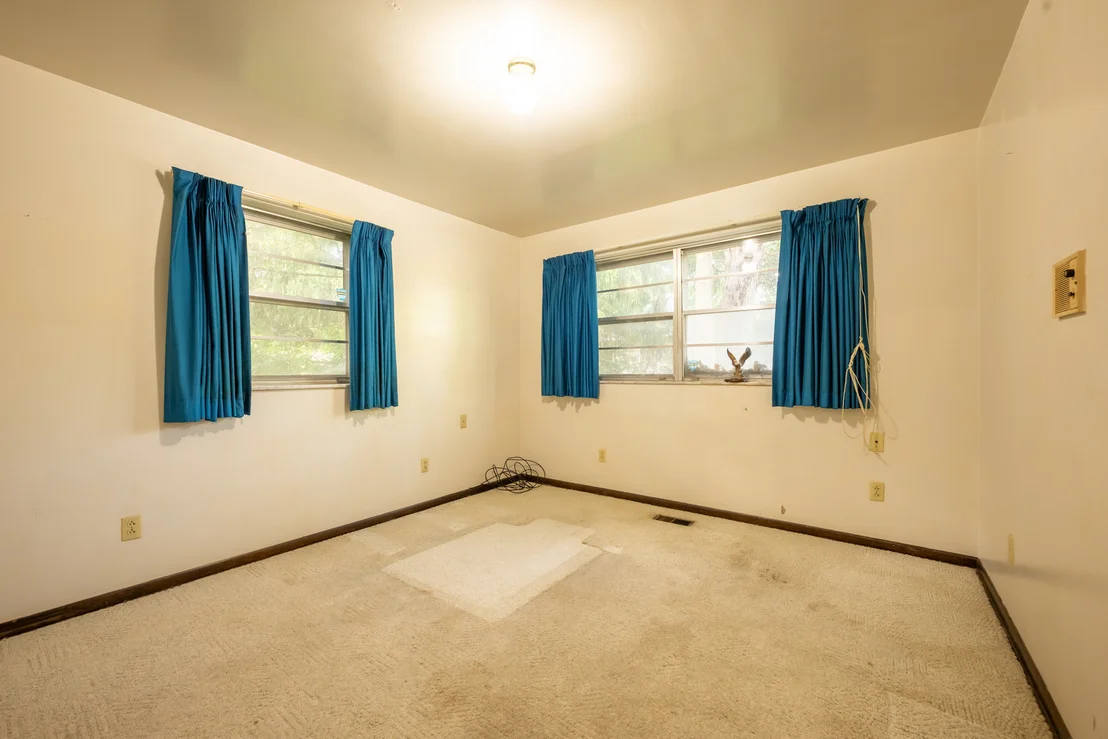 Photo of 801 Oakcrest Drive