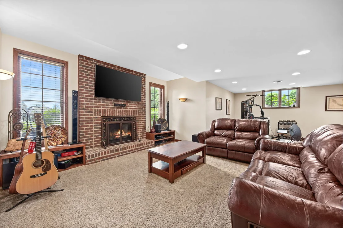 Photo of 1045 Hilltop Drive