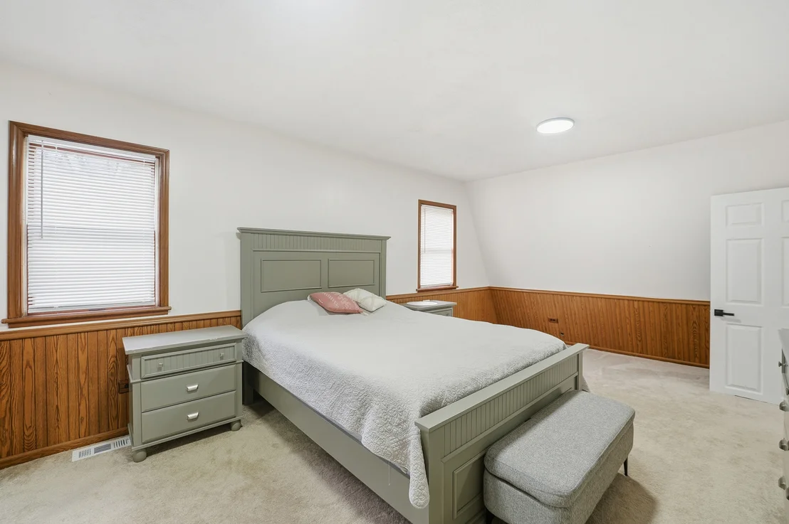 Photo of 2401 Rohlwing Road