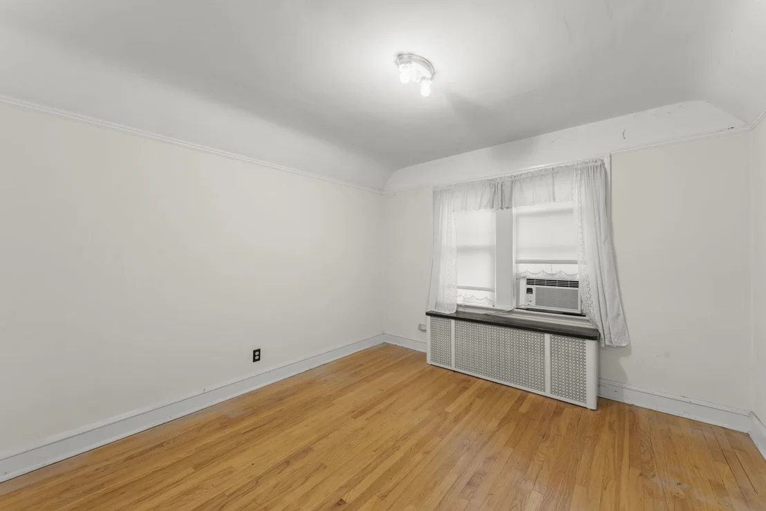 Photo of 421 W Alexander Boulevard