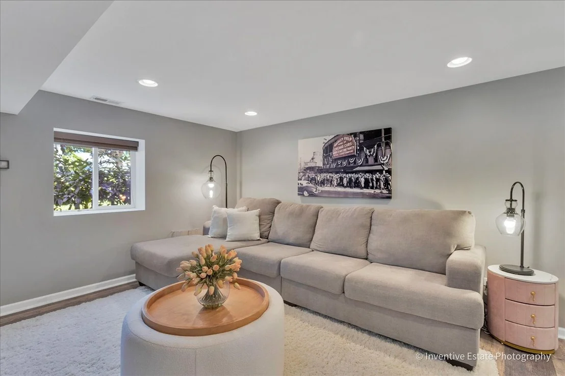 Photo of 331 W Hillside Avenue