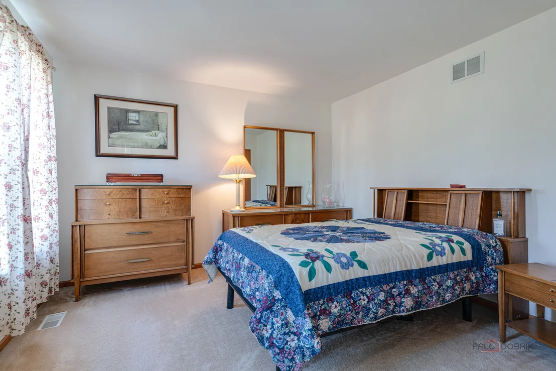 Photo of 1094 Holly Drive