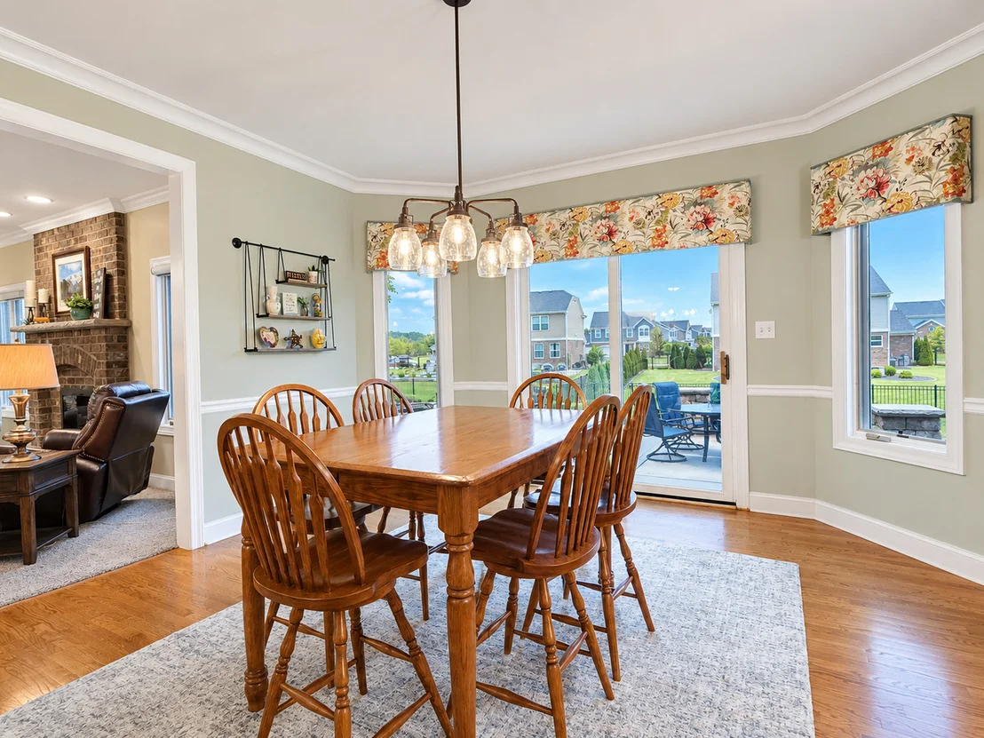 Photo of 2016 Edgeview Drive
