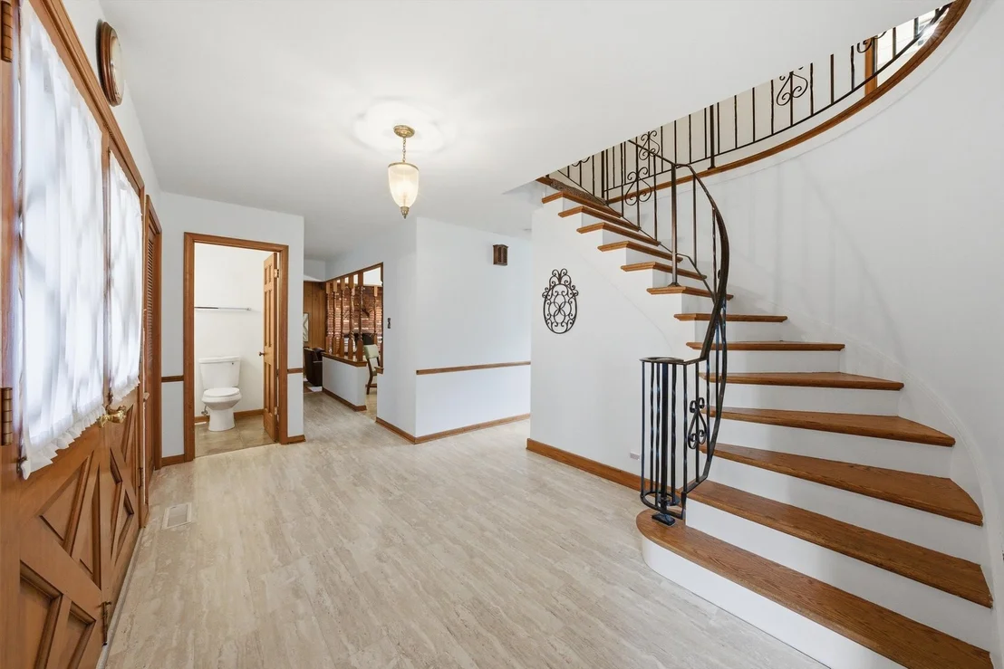 Photo of 2919 Embassy Row