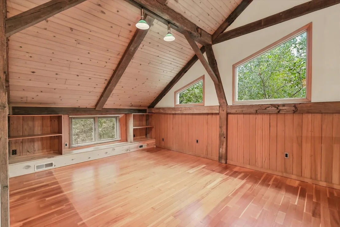 Photo of 802 La Sell Drive