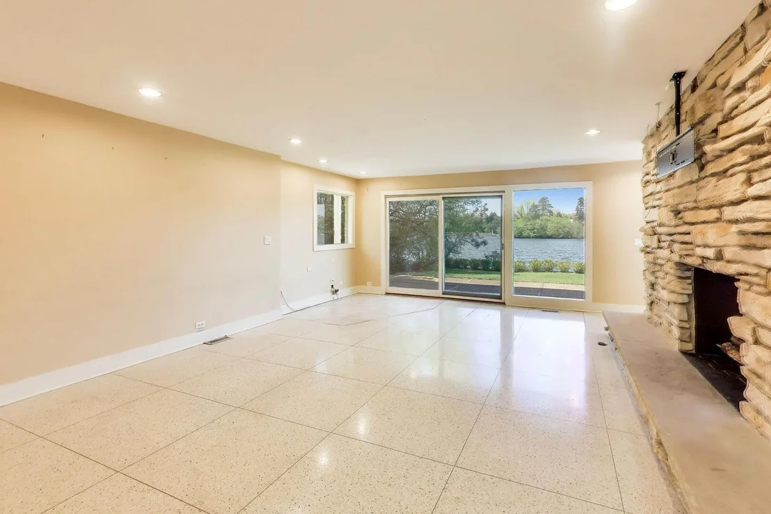 Photo of 2100 Valley Lo Lane