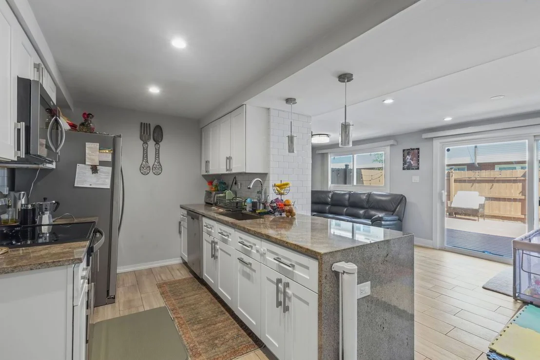 Photo of Unit B at 8914 Robin Drive