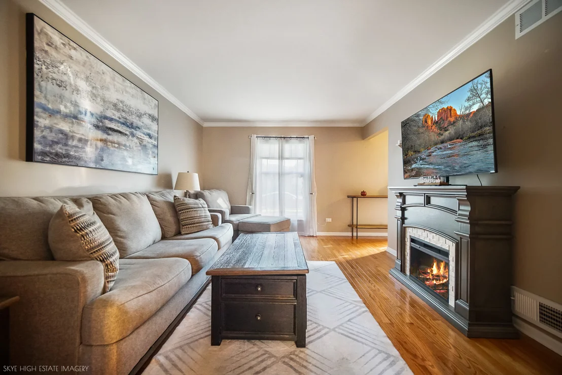 Photo of 427 Glenys Drive
