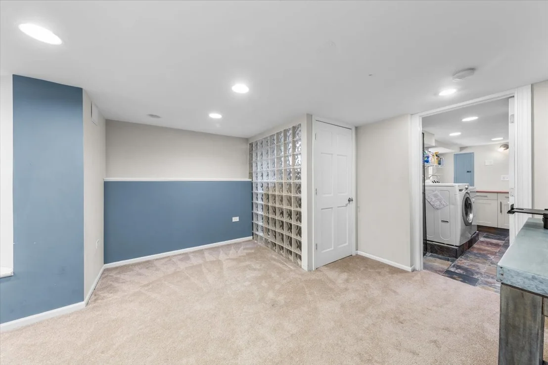 Photo of 2159 W Wilson Avenue