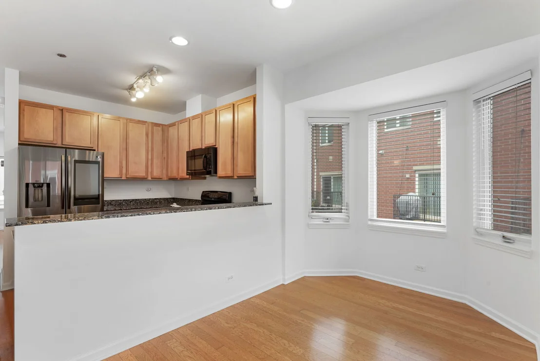 Photo of 2403 W 32nd Place