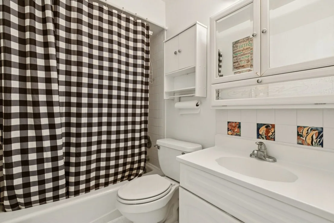 Photo of Unit D at 702 Cobblestone Circle