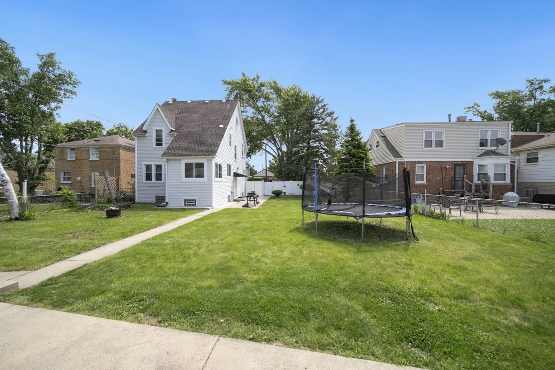 Photo of 2632 Maple Street