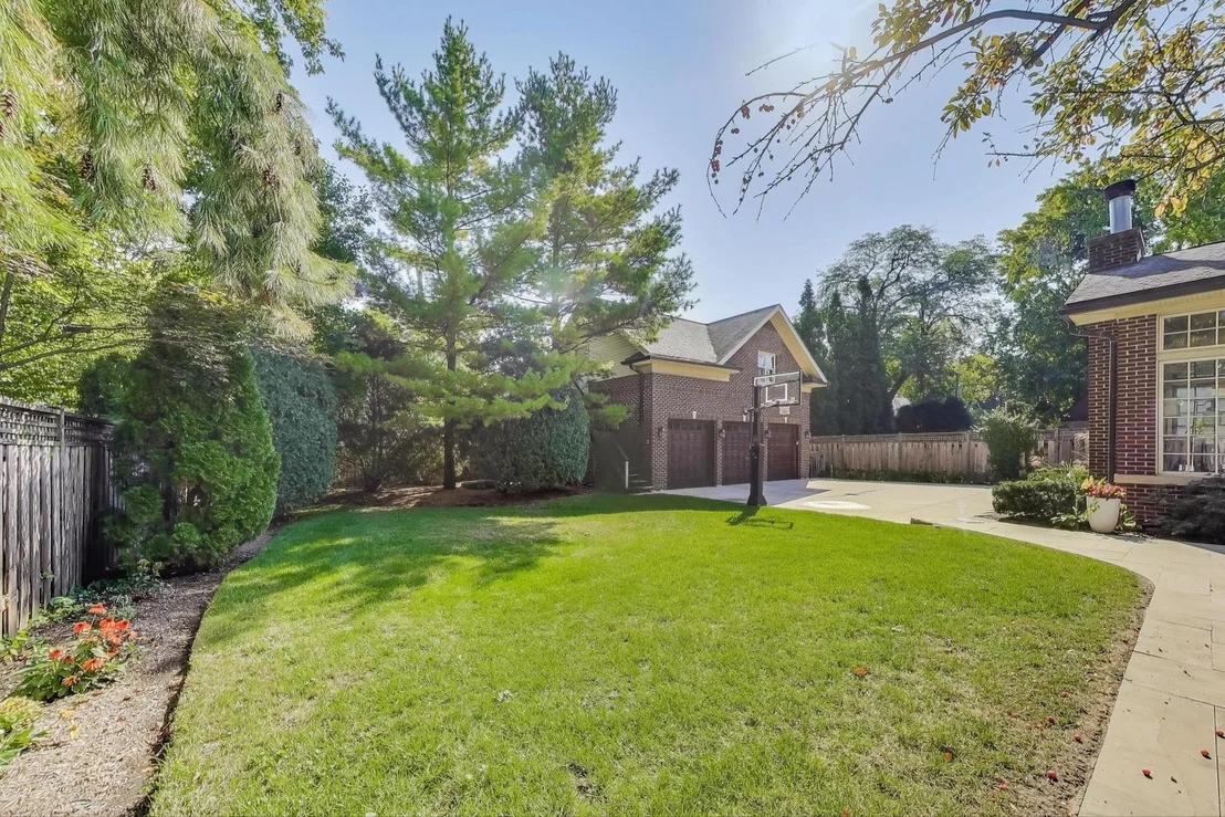 Photo of 547 JACKSON Avenue