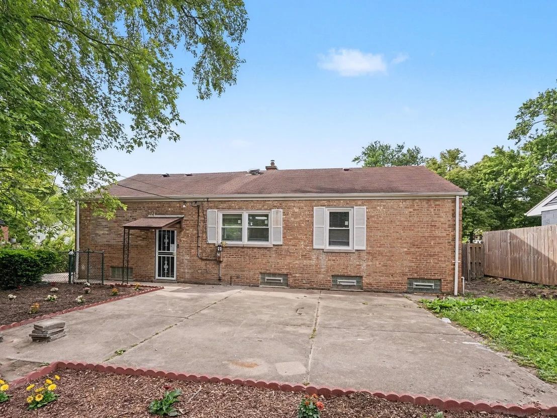 Photo of 1650 Cedar Road