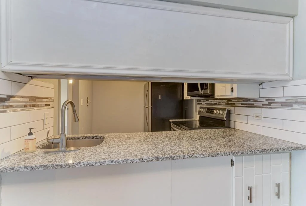 Photo of Unit B303 at 830 Elder Road