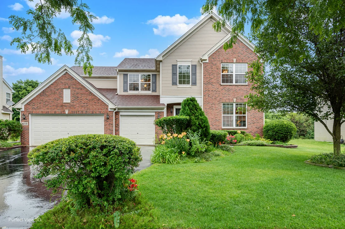Photo of 633 Versailles Drives