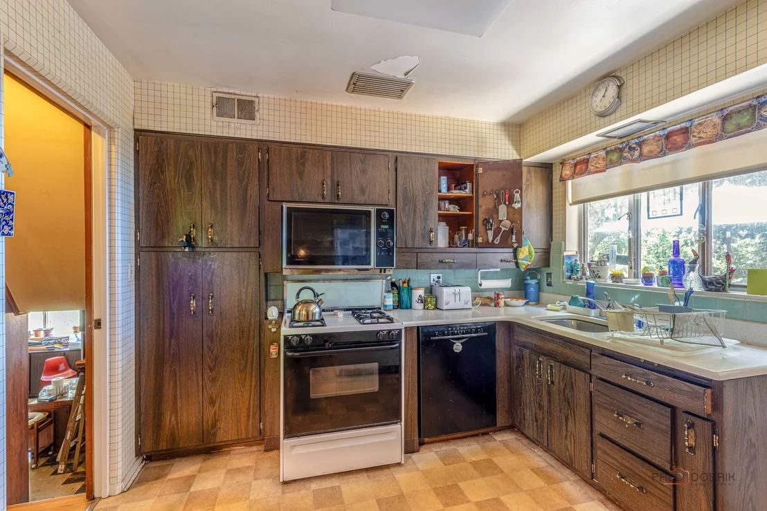 Photo of 9320 Forestview Road