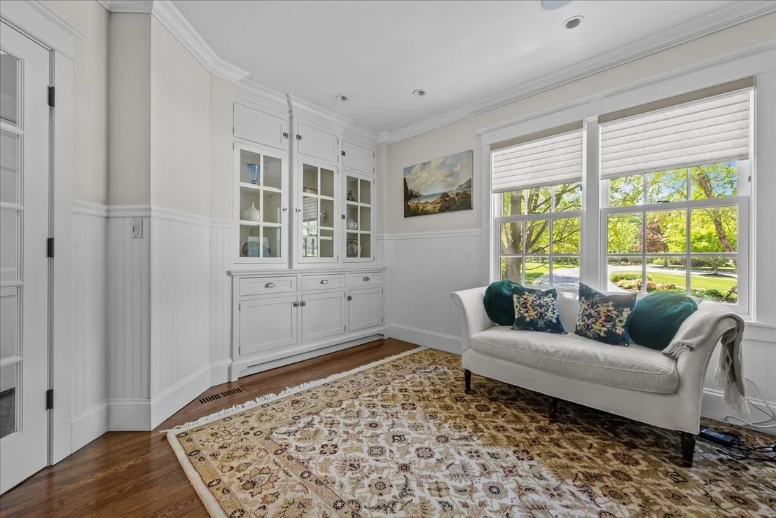 Photo of 1087 Bluff Road