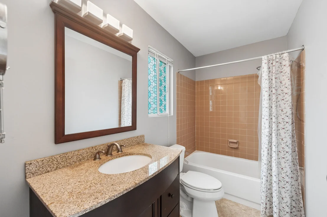 Photo of 445 Le Parc Circle