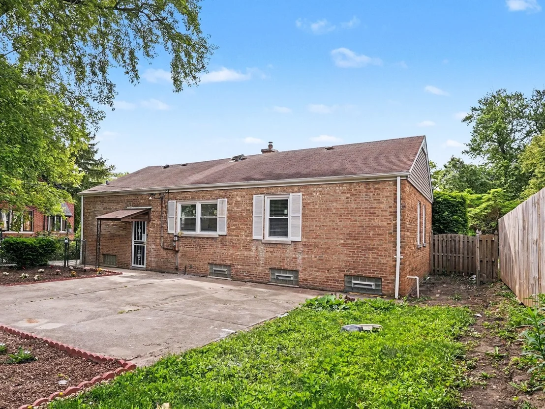 Photo of 1650 Cedar Road