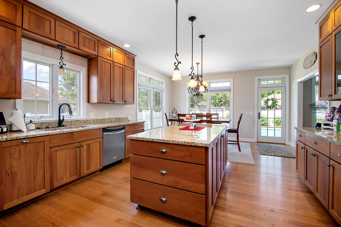 Photo of 549 Beach Avenue