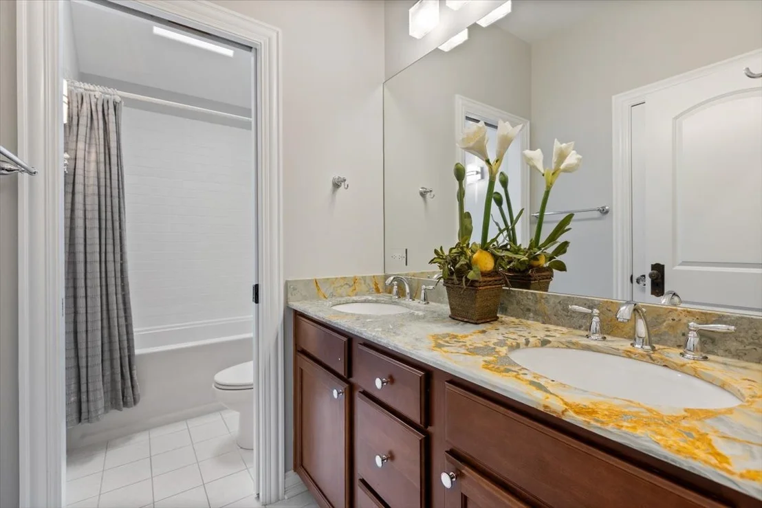 Photo of 1021 Linden Lane