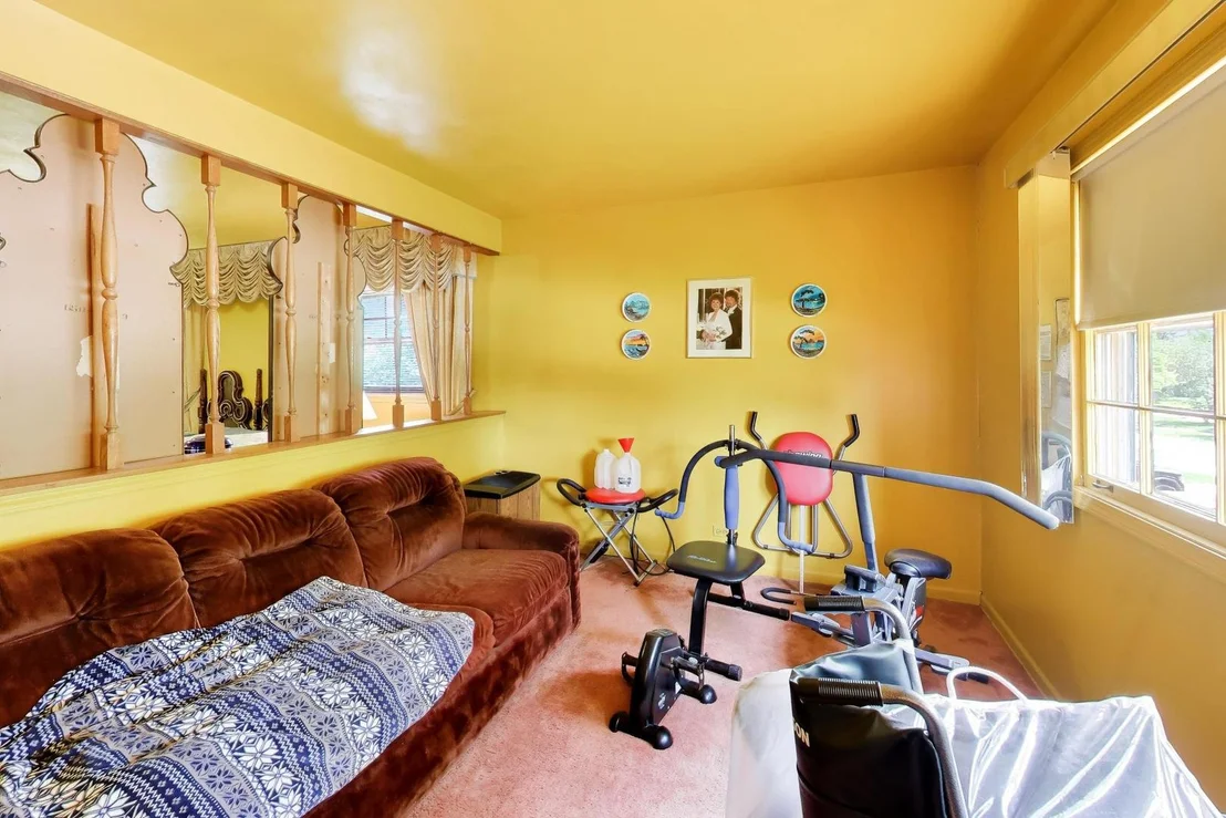 Photo of 1014 E Crabtree Drive