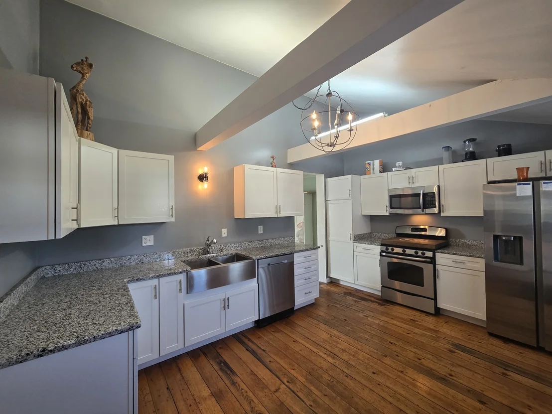 Photo of 732 W 2ND Street