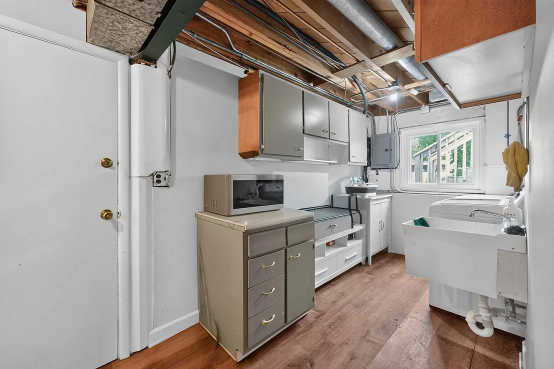 Photo of 535 Edgemont Lane