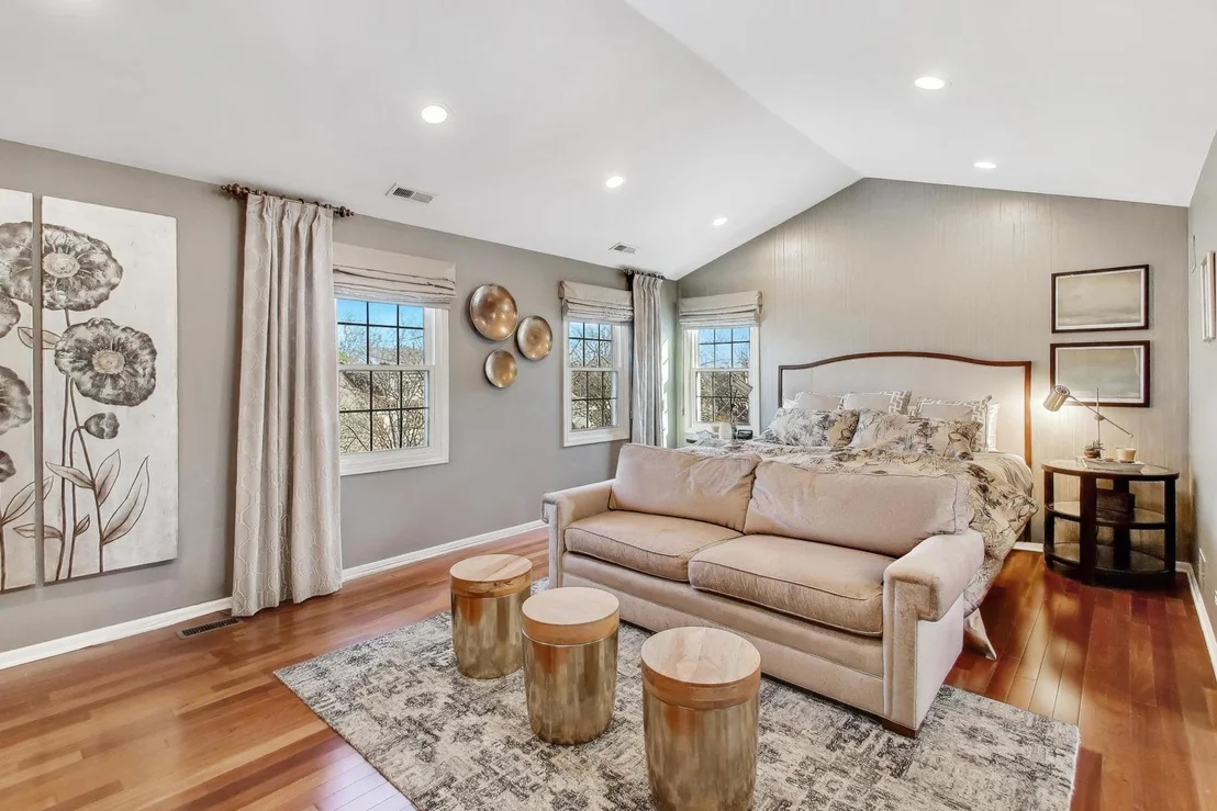 Photo of 829 Heatherstone Drive