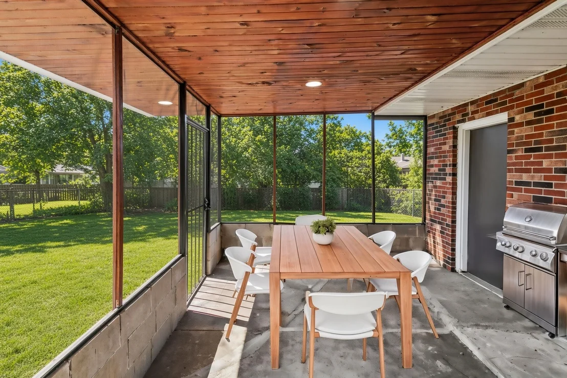 Photo of 6151 Victoria Drive