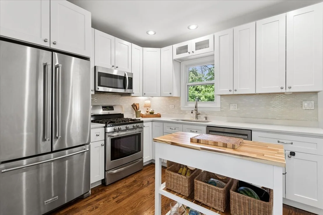 Photo of 496 Longcommon Road