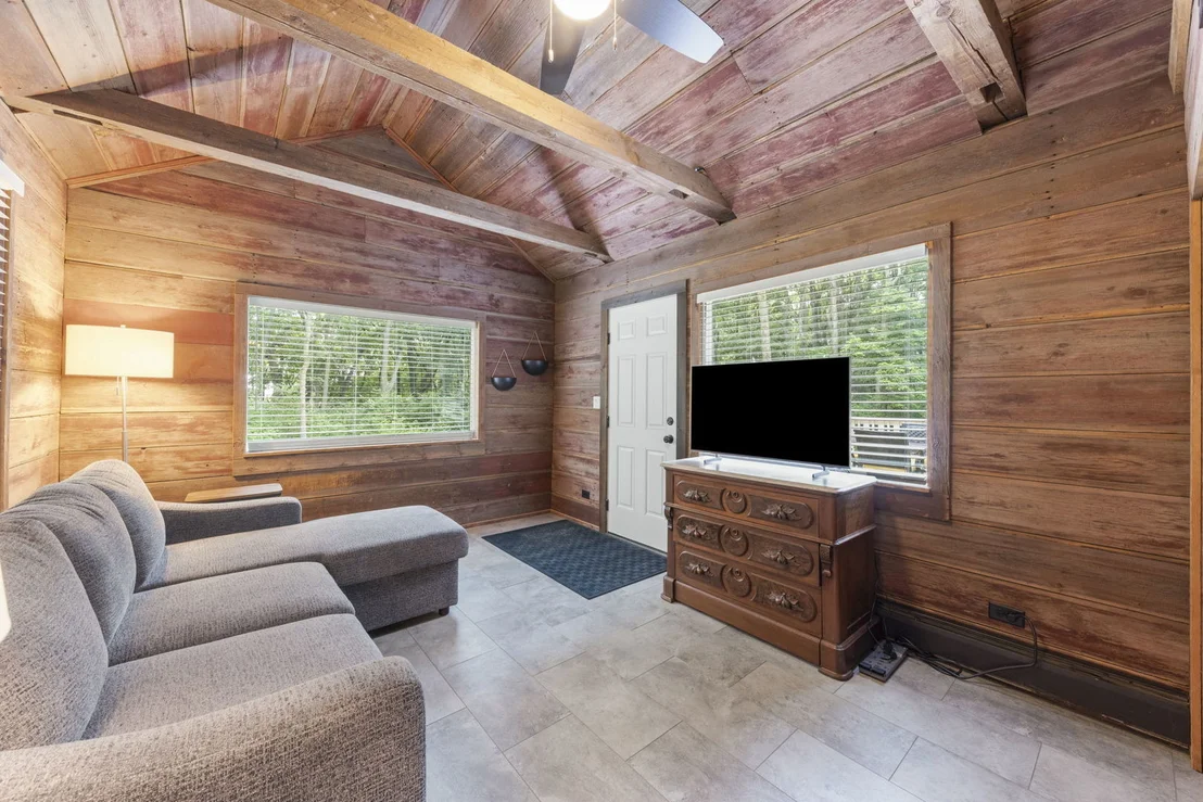 Photo of 7479 Grove Road