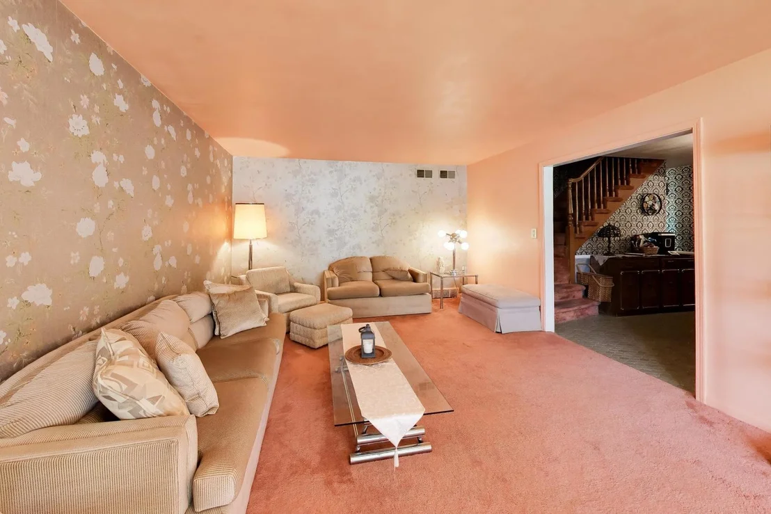 Photo of 1014 E Crabtree Drive