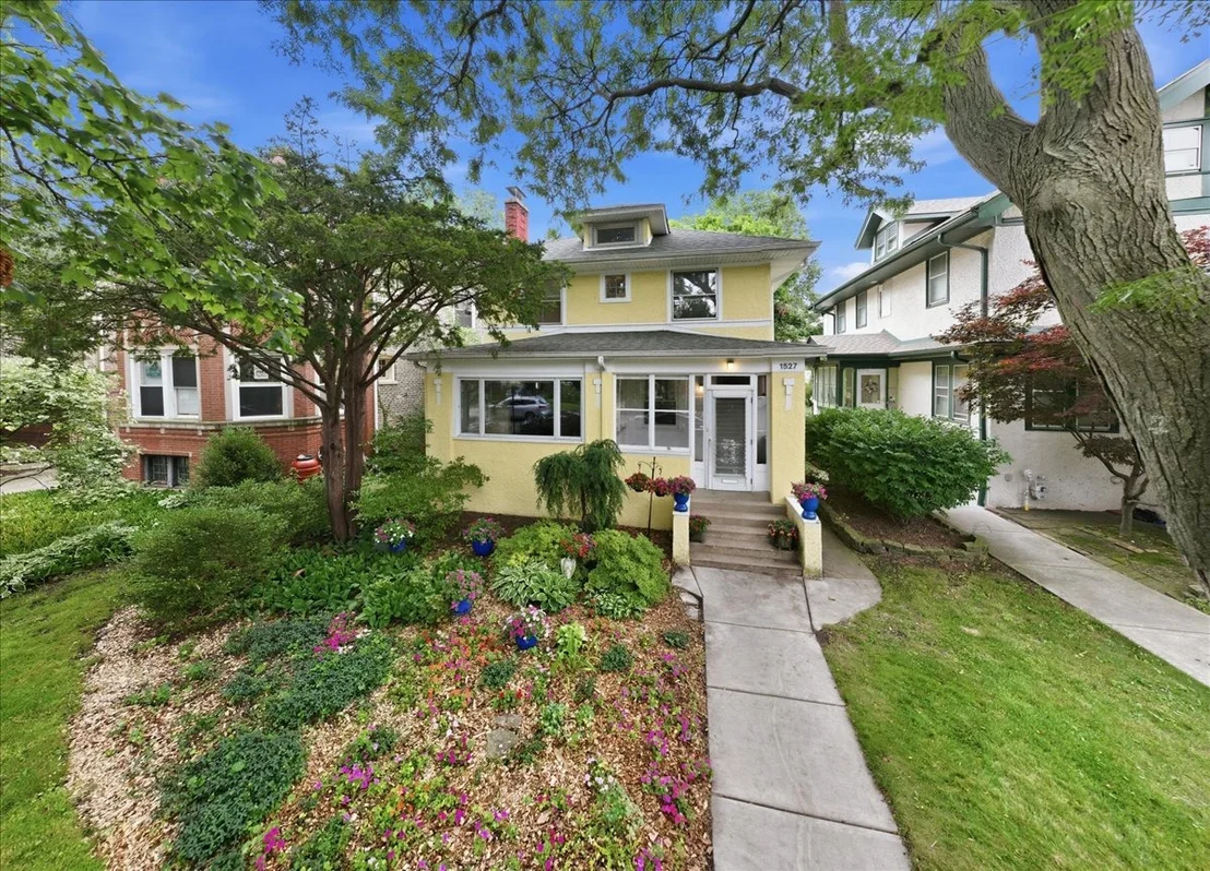 Photo of 1527 W JUNEWAY Terrace