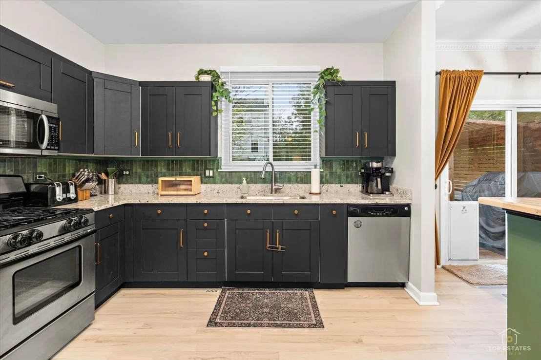 Photo of 875 RED CLOVER Drive