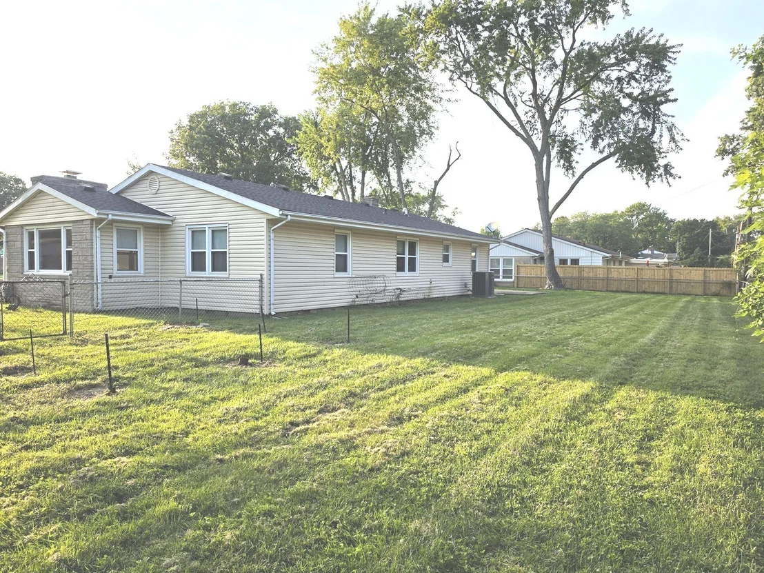 Photo of 906 Snyder Drive
