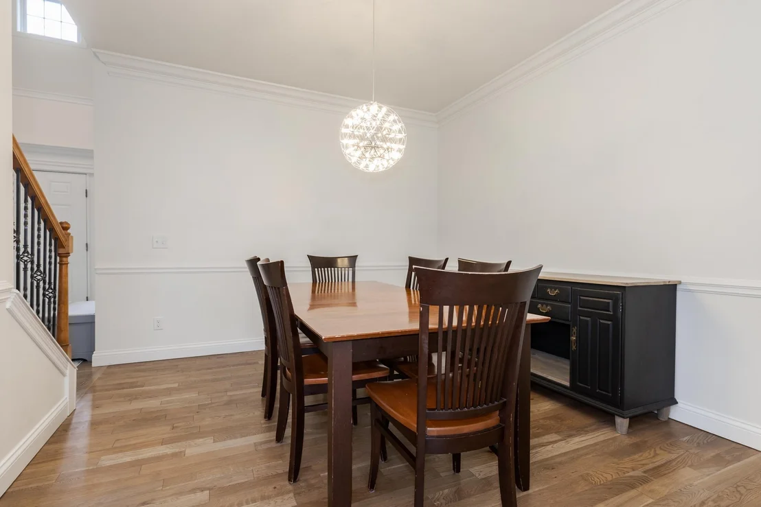 Photo of 980 Balsam Road