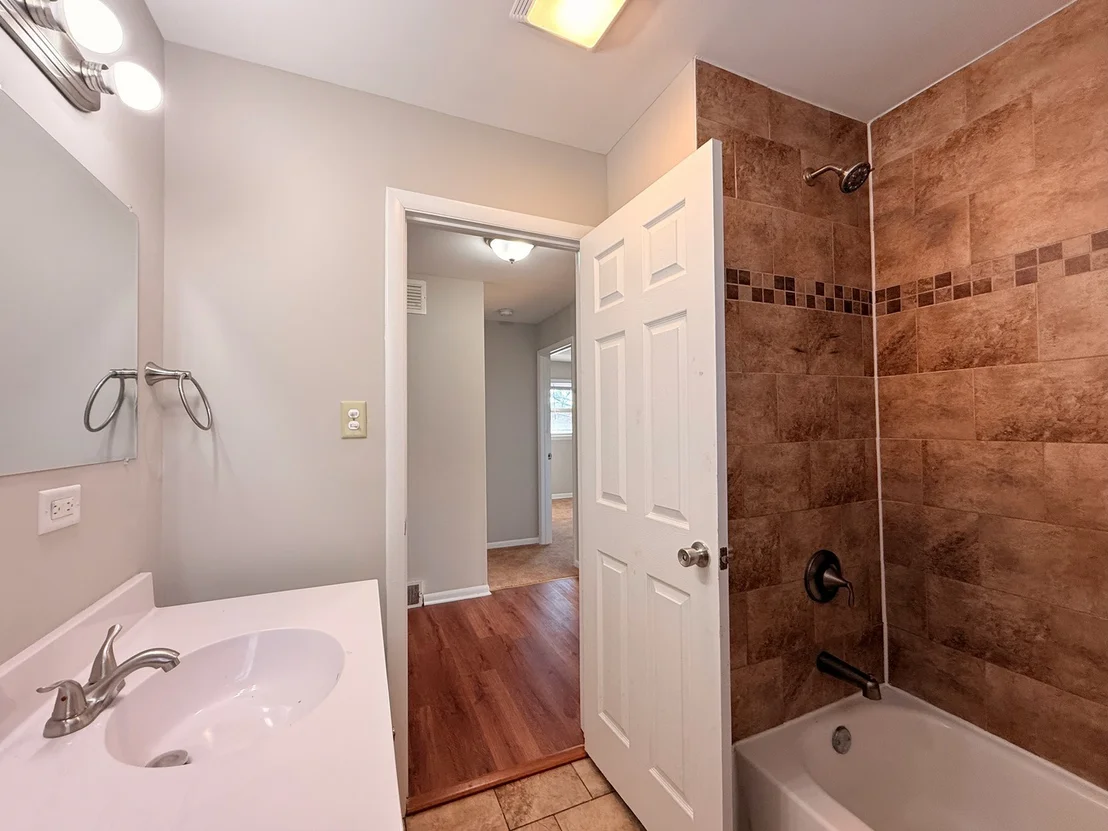 Photo of 15565 Madison Avenue