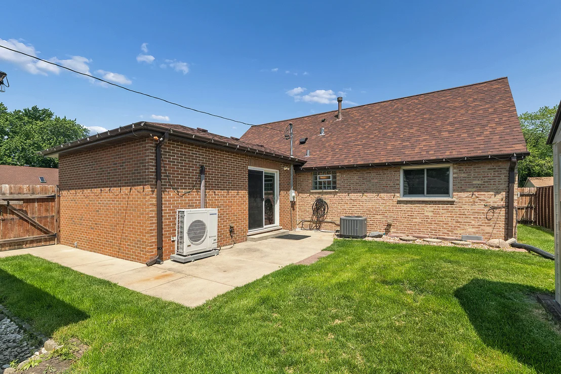 Photo of 6853 Saratoga Drive