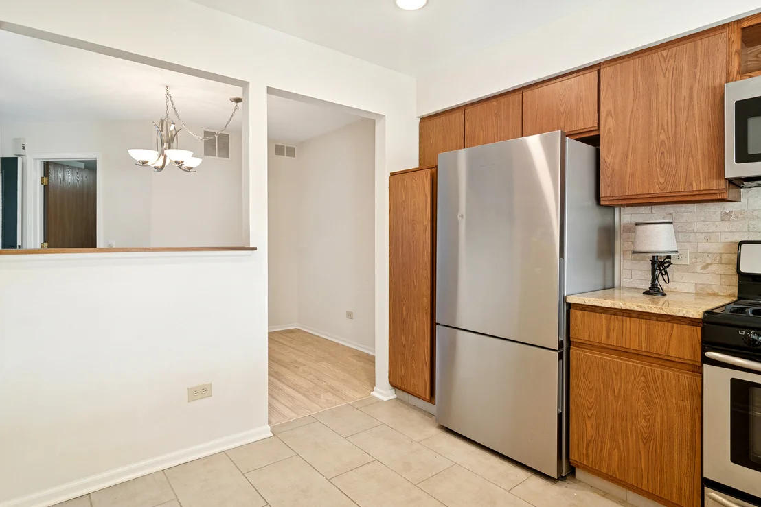 Photo of 988 Ridgefield Lane