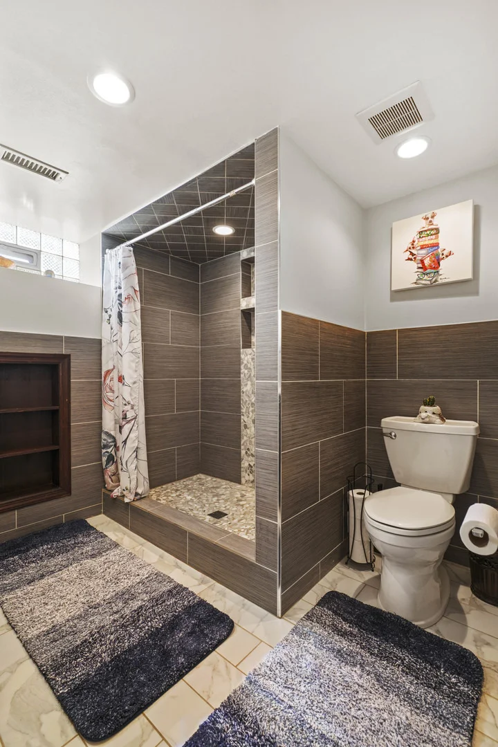 Photo of 421 Vassar Lane