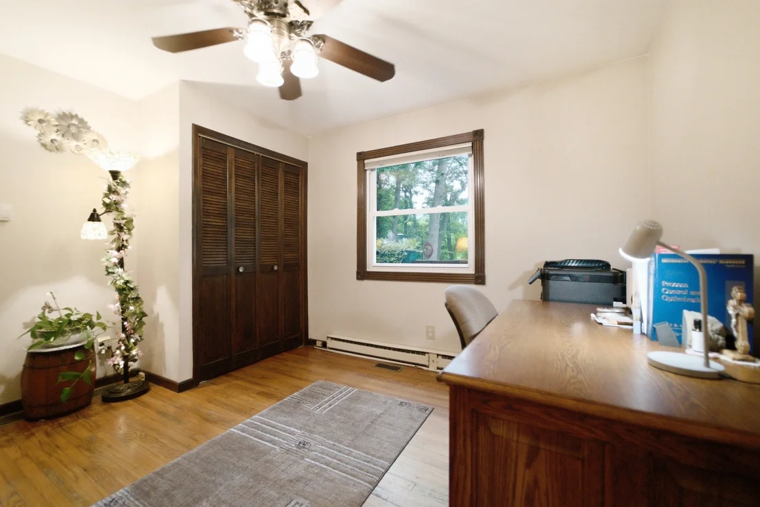 Photo of 330 S 5000w Road