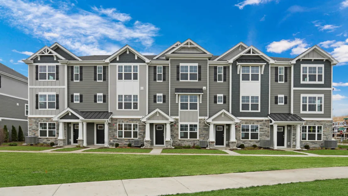 Photo of 405 Lakeshore Court