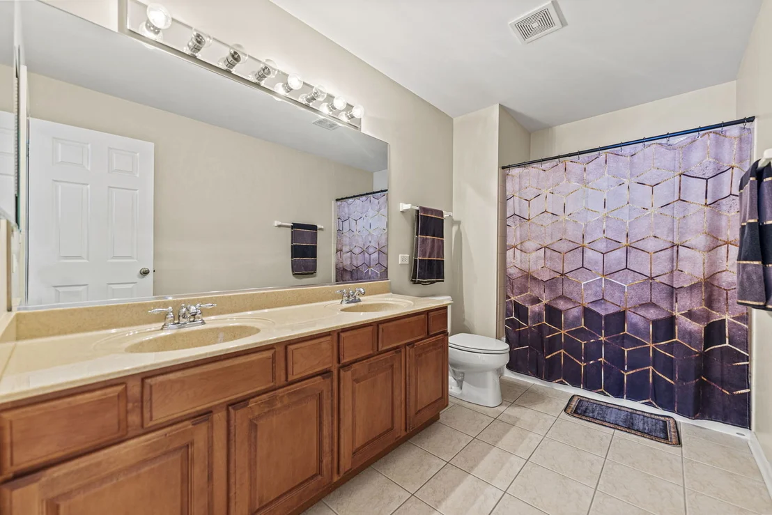 Photo of 325 Hemlock Lane