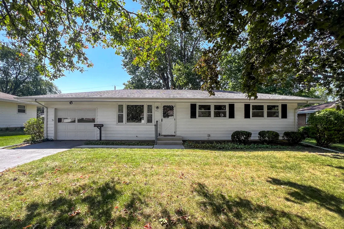 Photo of 807 Sheridan Road