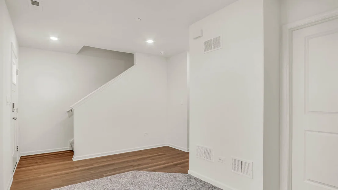 Photo of 417 Lakeshore Court