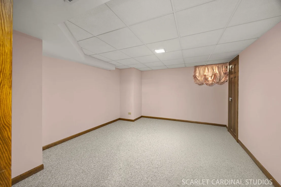 Photo of 849 S River Road